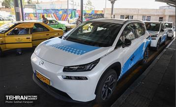 آغاز به کار تاکسی‌های برقی شاسی بلند در تهران 49