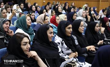 رونمایی از مدال ورزشی منطقه‌۸    17