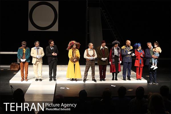 نمایش گرگاس ها یا روزبخیر آقای وزیر‎ 33