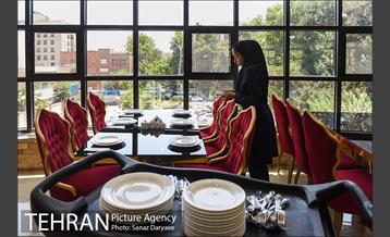 رستوران پردیس قلهک با پرسنل ناشنوا  18