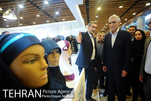 افتتاح سیزدهمین جشنواره زنان و تولید ملی  با حضور شهردار تهران 39