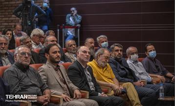 ششمین دوره نشان عکس سال مطبوعاتی 12