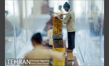 مجسمه مینیاتورهای جهانگیرارجمند در باغ موزه نگارستان 9