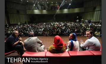 نقد فیلم زیر سقف دودی در فرهنگسرای ارسباران‎ 5