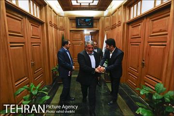 اولین جلسه محمد علی افشانی در دفتر شهردار تهران 25