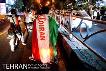 شادی مردم تهران پس از صعود تیم ملی فوتبال به جام جهانی 7