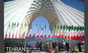 جشن تحویل سال ۱۴۰۰ در میدان آزادی  25