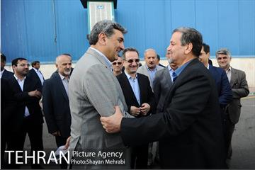 بازدید معاون اول رئیس جمهور به همراه شهردار تهران از کارخانه واگن‌سازی تهران 12