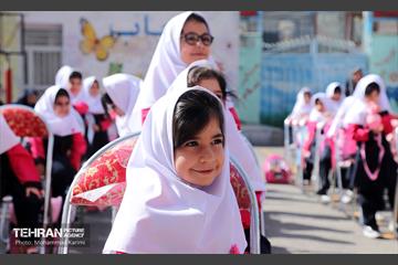 جشن شکوفه‌ها در منطقه ۱۶ 25