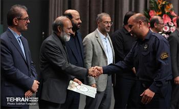 آیین تجلیل از برگزیدگان فصل تابستان مناطق ۲۲ گانه 17
