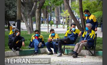 آغاز واکسیناسیون پاکبان‌ها و پرسنل جمع‌آوری پسماند شهر تهران 12