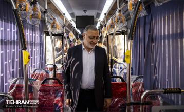 بازدید شهردار تهران از کارخانه خودروسازی «عقاب افشان» 45