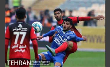 دیدار تیم های فوتبال استقلال و پرسپولیس