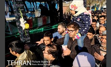 تشییع و تدفین دو شهید گمنام در بوستان گلزار منطقه 17 8