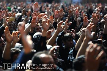 مراسم عاشورای حسینی در میدان امام حسین(ع) 12