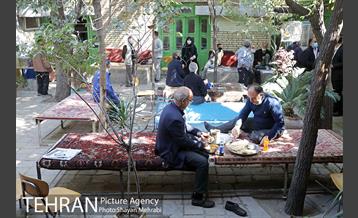 بازدید شهردار تهران از قهوه‌خانه حسین رمضان یخی در محله دروازه غار 7