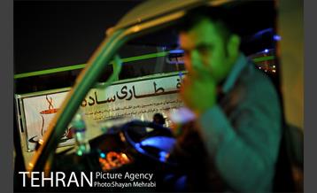 افطاری ساده در پایانه تاکسیرانی صادقیه 31