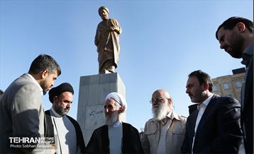 رونمایی از مجسمه «علامه امینی» 13