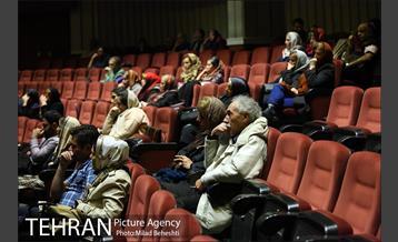 نشست نقد و بررسی فیلم سینمایی قیچی‎ 7