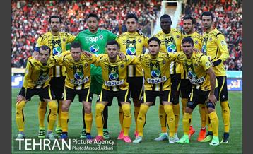 دیدار تیم های فوتبال پرسپولیس و سپاهان