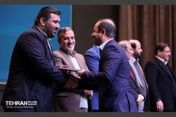 آیین تجلیل از برگزیدگان مناطق 22 گانه 15