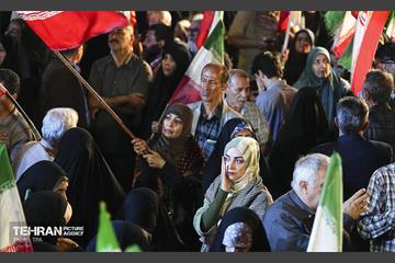 آیین بدرقه زائر اولی‌ها به‌ سوی عتبات عالیات در میدان انقلاب 5