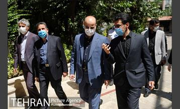 بازدید شهردار منطقه شش از بیمارستان فیروزگر و شرکت شهر سالم 13