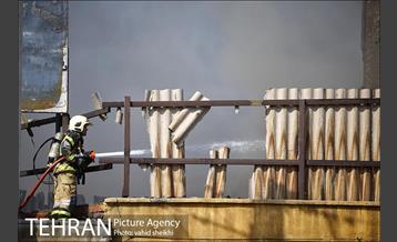 آتش سوزی در کارخانه رنگ  7