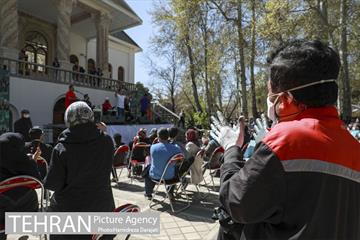 اجرای گروه موسیقی فانوس در باغ فردوس 17