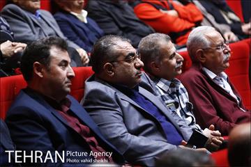 نشست  شهردار تهران با رهبران دینی،چهره های برجسته و شهروندان مسیحی آشوری و ارمنی 12