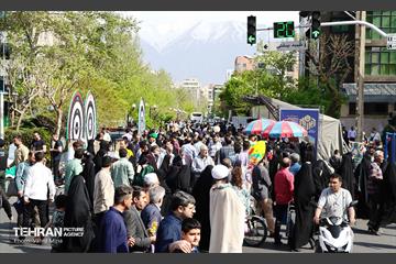 خدمت‌رسانی مواکب منطقه11 به نمازگزاران عید سعید فطر 13