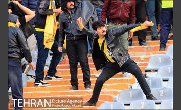 دیدار تیم های سپاهان اصفهان و پرسپولیس تهران 3