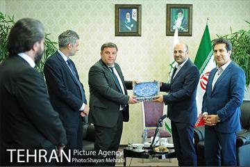دیدار میهمانان خارجی حاضر در اجلاس جهانی شوراها و شهرداران با رییس مرکز ارتباطات و امور بین الملل شهرداری تهران 22