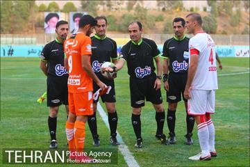 دیدار تیم‌های سایپا و پرسپولیس در لیگ برتر فوتبال ایران 12