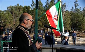 آیین غبارروبی و عطر افشانی مزار ۱۱۴ شهید مسیحی در منطقه ۱۵ 23