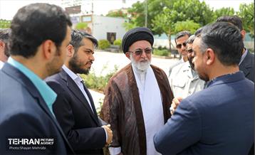 رونمایی از تندیس «خادم حرم» 10