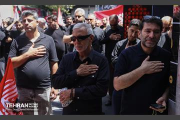 عزاداری روز عاشورا به نیابت از رهبر شهید انقلاب 10