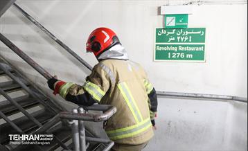 مسابقه پله‌نوردی آتش‌نشانان 30