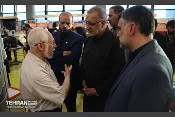 بازدید شهردار تهران از رویداد "اردی‌بهشت کتاب" 15