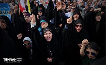 اجتماع مردمی در اعتراض به حمله آمریکا به تاسیسات هسته‌ای ایران 13