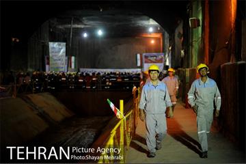 ورود دستگاه تمام مکانیزه(TBM) به ایستگاه مترو شهدا 14