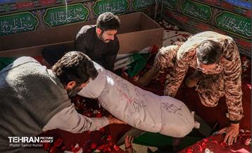 مراسم تشییع پیکر دو شهید گمنام دفاع مقدس در منطقه 11