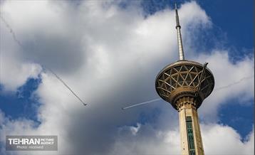 مانور ویژه هواپیماهای فوق سبک بر فراز برج میلاد 2
