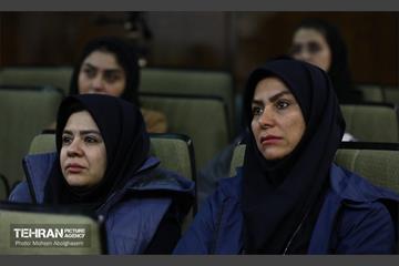 جلسه هم‌اندیشی رییس نهاد پایش طرح های توسعه شهری با جمعی از بانوان 35