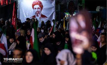 مراسم وداع با شهدای ناوشکن دنا در میدان ولیعصر(عج)
