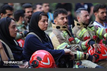 مسابقه پله‌نوردی آتش‌نشانان در برج میلاد 54