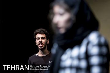 نمایش «هجده سالگی» 2