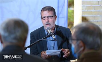 نشست صمیمی شهردار تهران با اهالی شعر و ادب 4