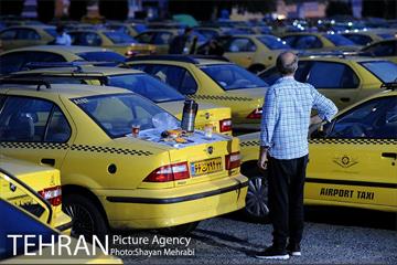 افطاری ساده تاکسی رانی در پایانه فرودگاه مهرآباد 5