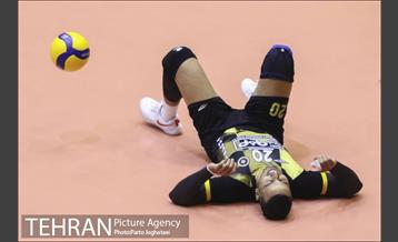دیدار تیم های والیبال سپاهان و فولاد سیرجان 19